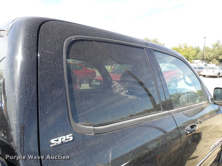 image for item L3251 2005 Toyota Tundra pickup truck
