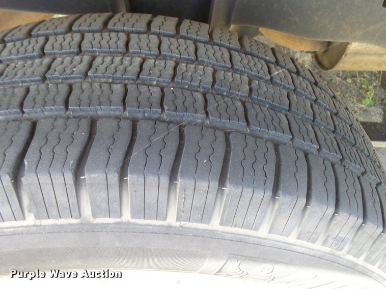 image for item L3251 2005 Toyota Tundra pickup truck