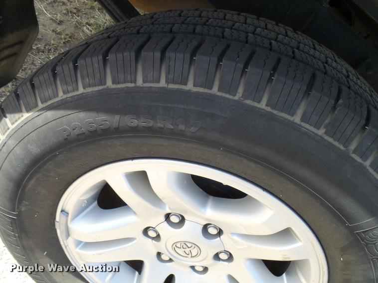 image for item L3251 2005 Toyota Tundra pickup truck