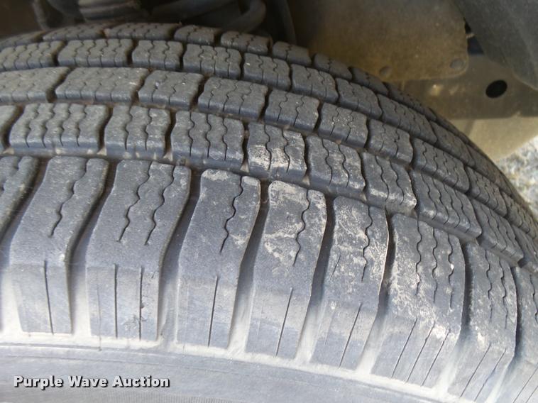 image for item L3251 2005 Toyota Tundra pickup truck