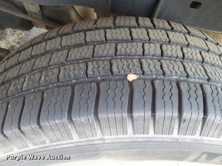 image for item L3251 2005 Toyota Tundra pickup truck