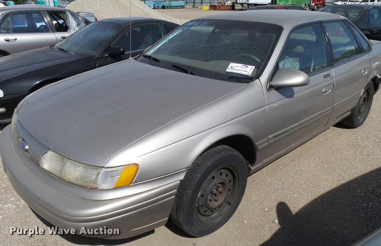 image for item L3252 1995 Ford Taurus GL