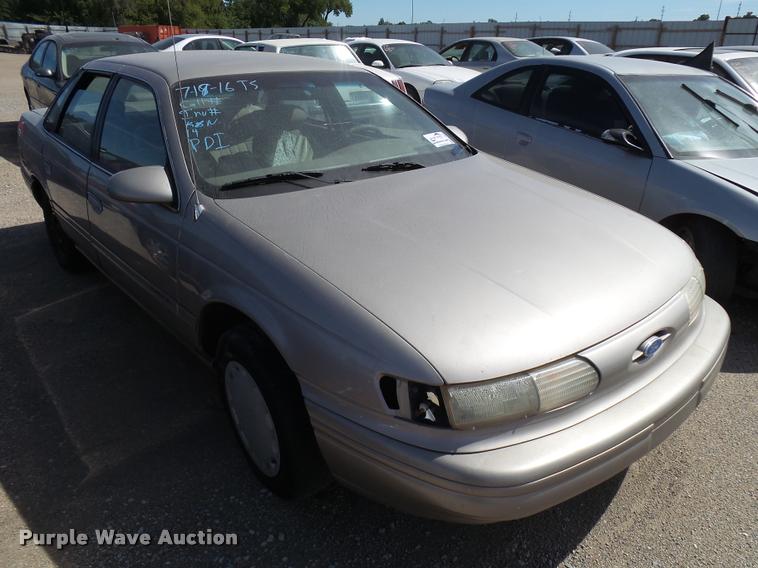 image for item L3252 1995 Ford Taurus GL