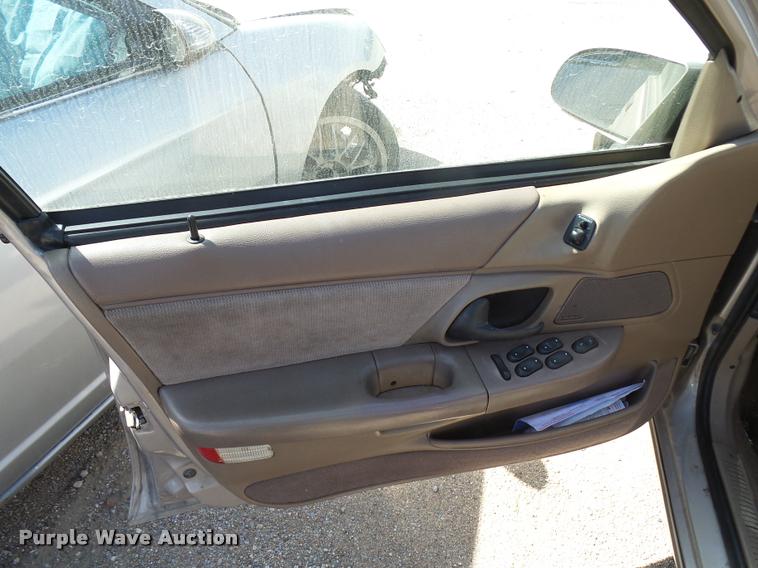 image for item L3252 1995 Ford Taurus GL