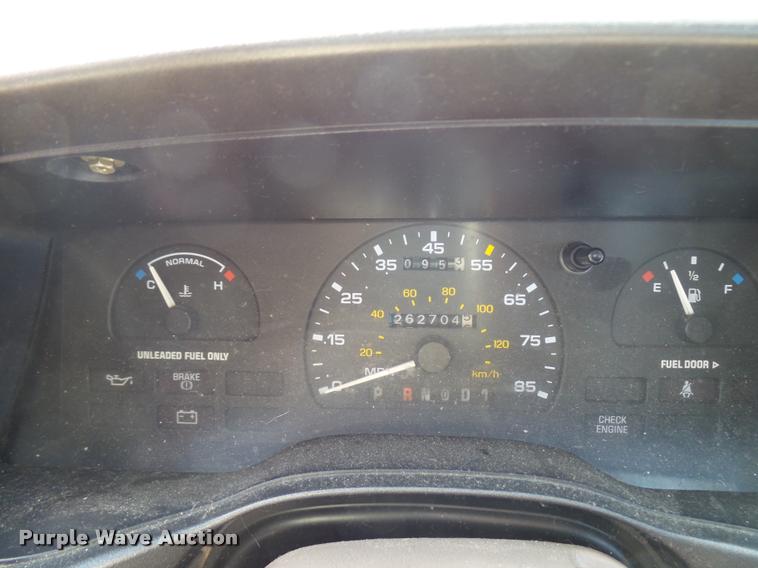 image for item L3252 1995 Ford Taurus GL