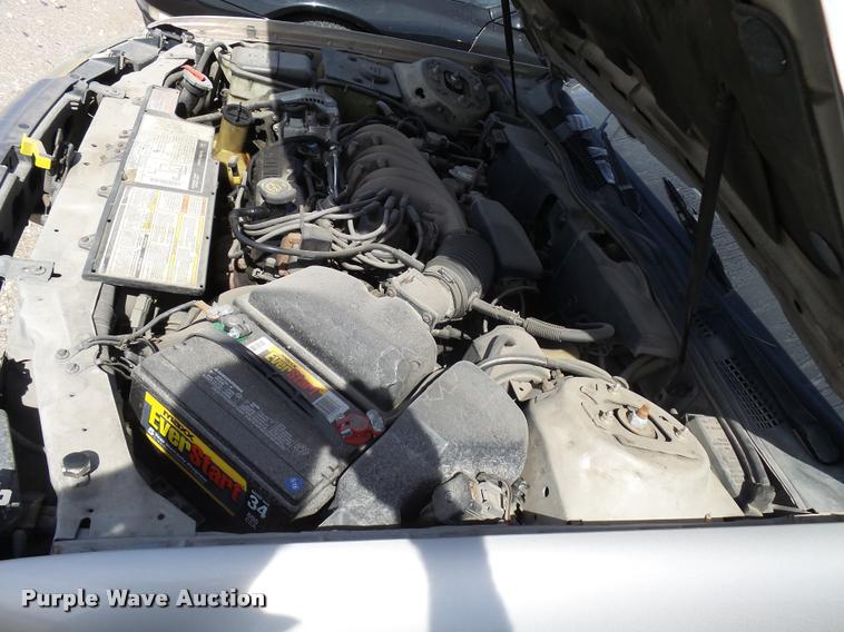 image for item L3252 1995 Ford Taurus GL