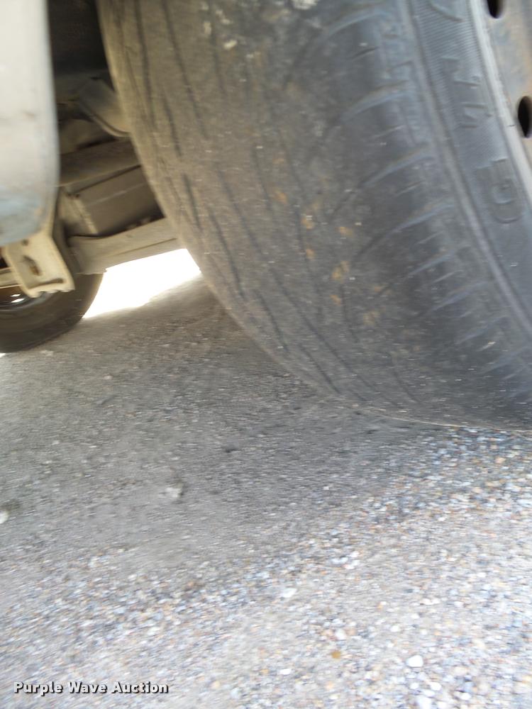 image for item L3252 1995 Ford Taurus GL