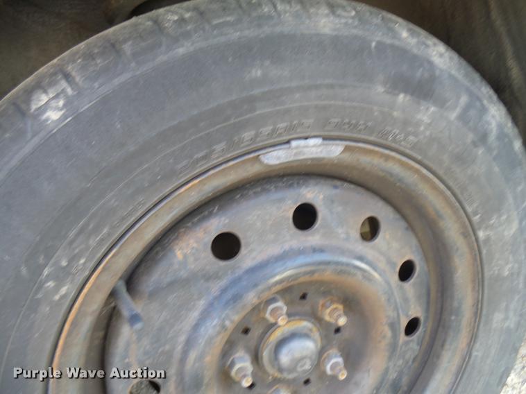 image for item L3252 1995 Ford Taurus GL