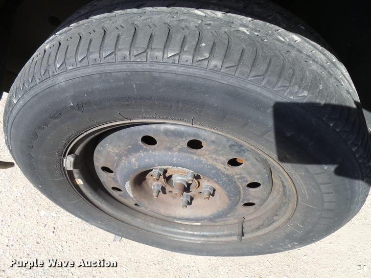 image for item L3252 1995 Ford Taurus GL