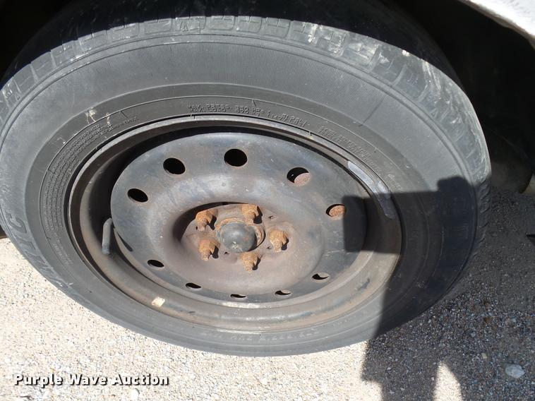 image for item L3252 1995 Ford Taurus GL