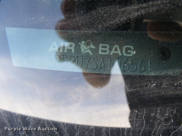 image for item L3252 1995 Ford Taurus GL