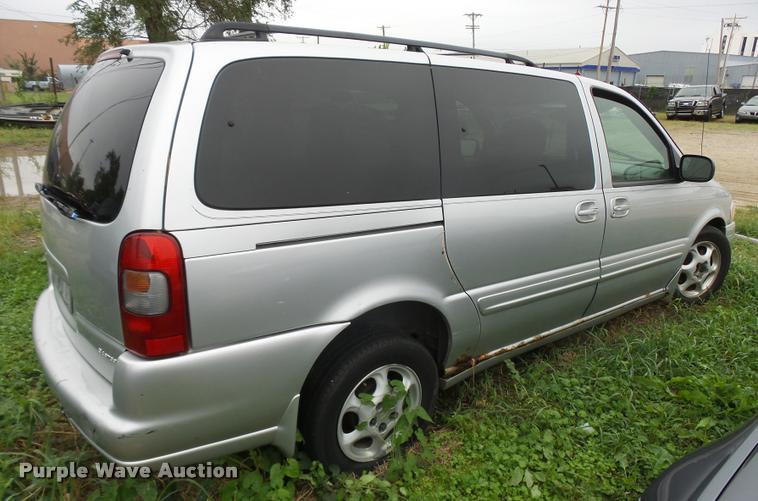 image for item L3260 2003 Oldsmobile Silhouette van