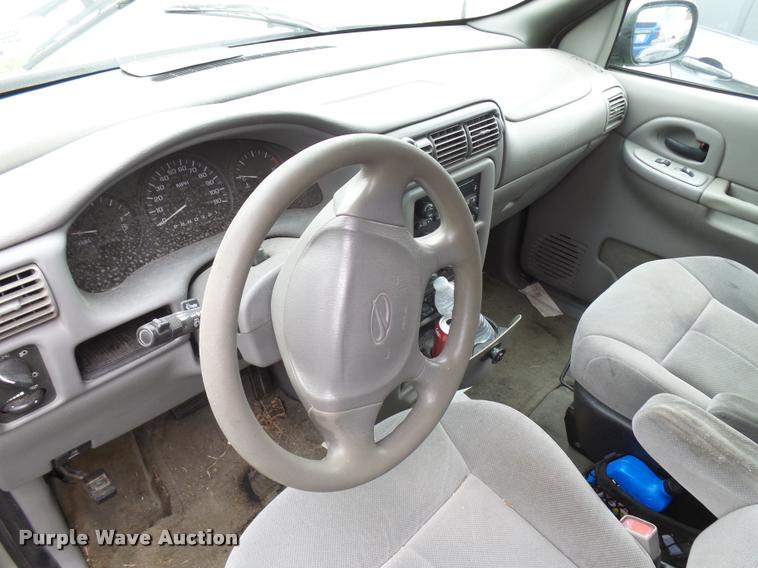 image for item L3260 2003 Oldsmobile Silhouette van