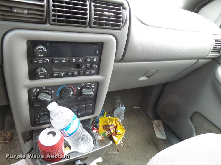 image for item L3260 2003 Oldsmobile Silhouette van