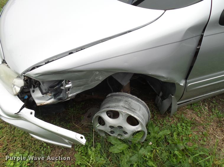 image for item L3260 2003 Oldsmobile Silhouette van