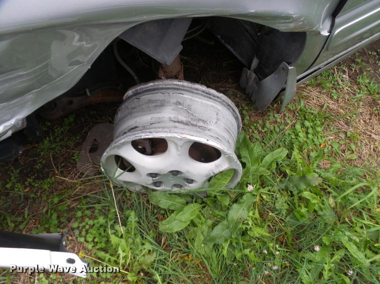 image for item L3260 2003 Oldsmobile Silhouette van