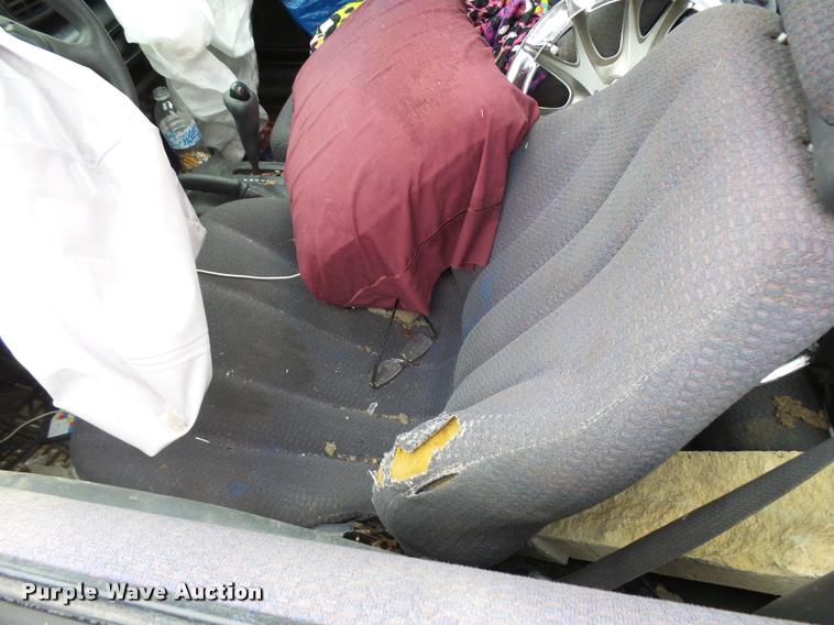 image for item L3263 2001 Pontiac Sunfire