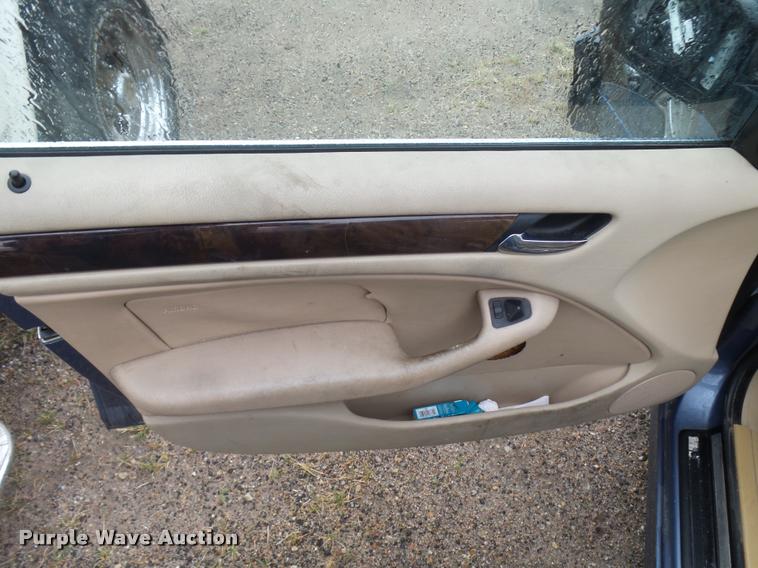 image for item L3265 2002 BMW 3-Series 330i