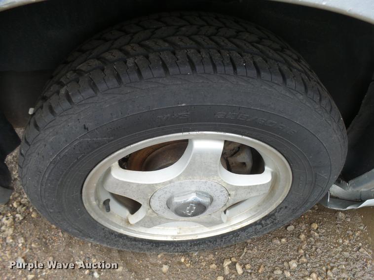 image for item L3266 2000 Chevrolet Impala