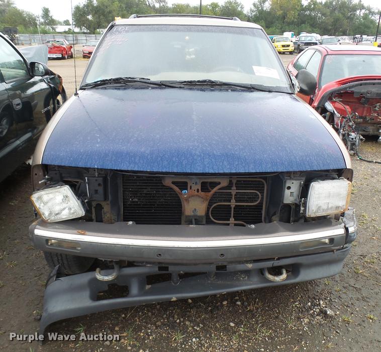 image for item L3267 1997 Chevrolet Blazer SUV