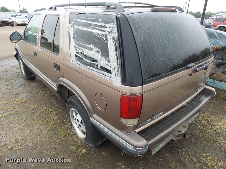 image for item L3267 1997 Chevrolet Blazer SUV