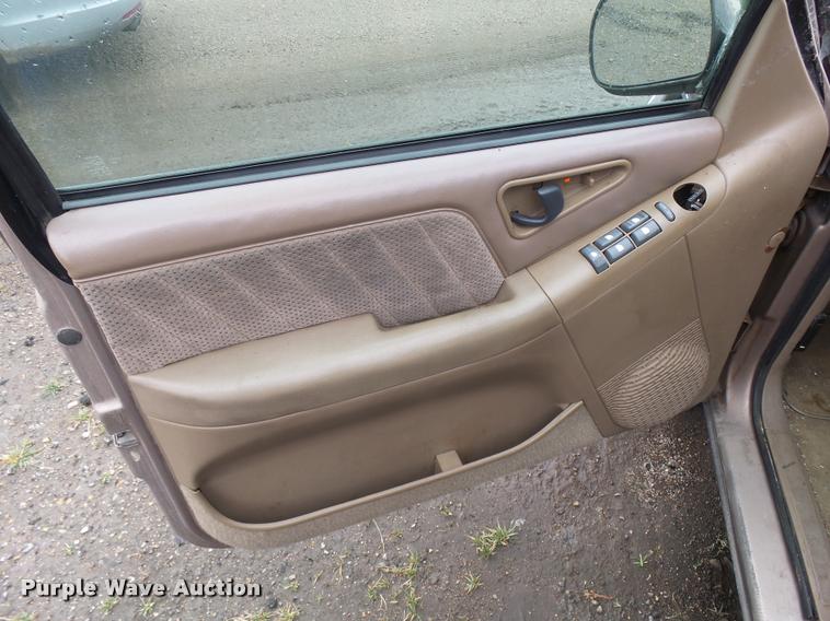 image for item L3267 1997 Chevrolet Blazer SUV