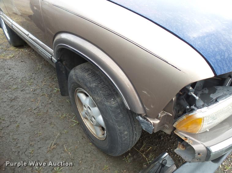 image for item L3267 1997 Chevrolet Blazer SUV