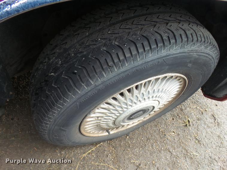 image for item L3268 1992 Cadillac DeVille