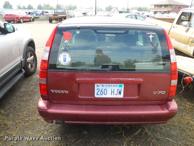 image for item L3269 1998 Volvo V70