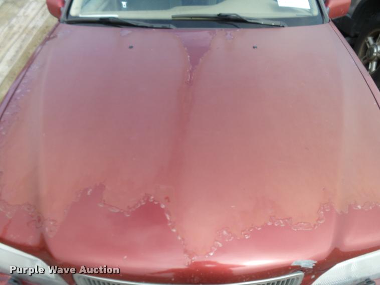 image for item L3269 1998 Volvo V70