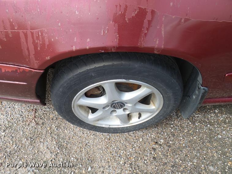 image for item L3269 1998 Volvo V70