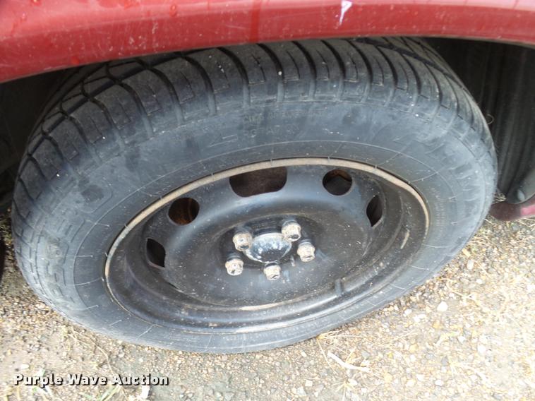 image for item L3269 1998 Volvo V70