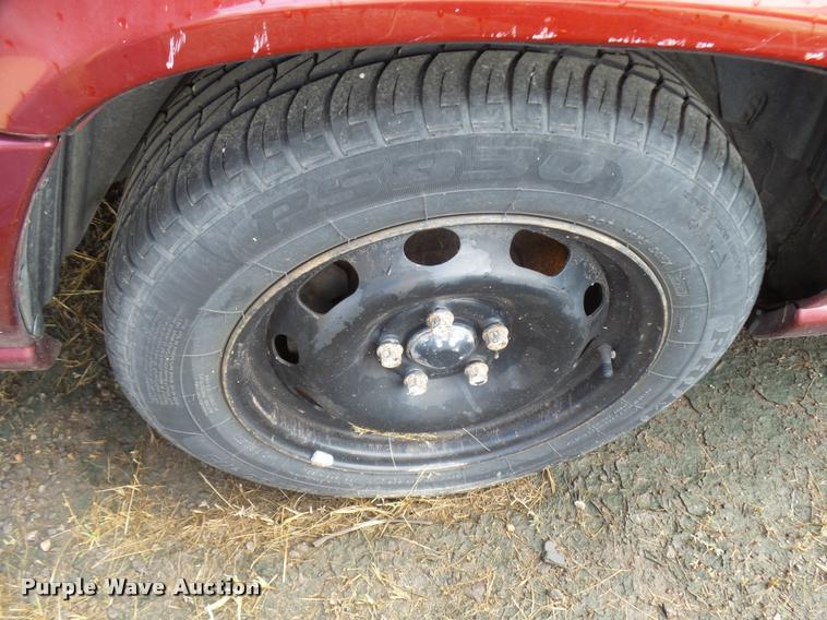 image for item L3269 1998 Volvo V70