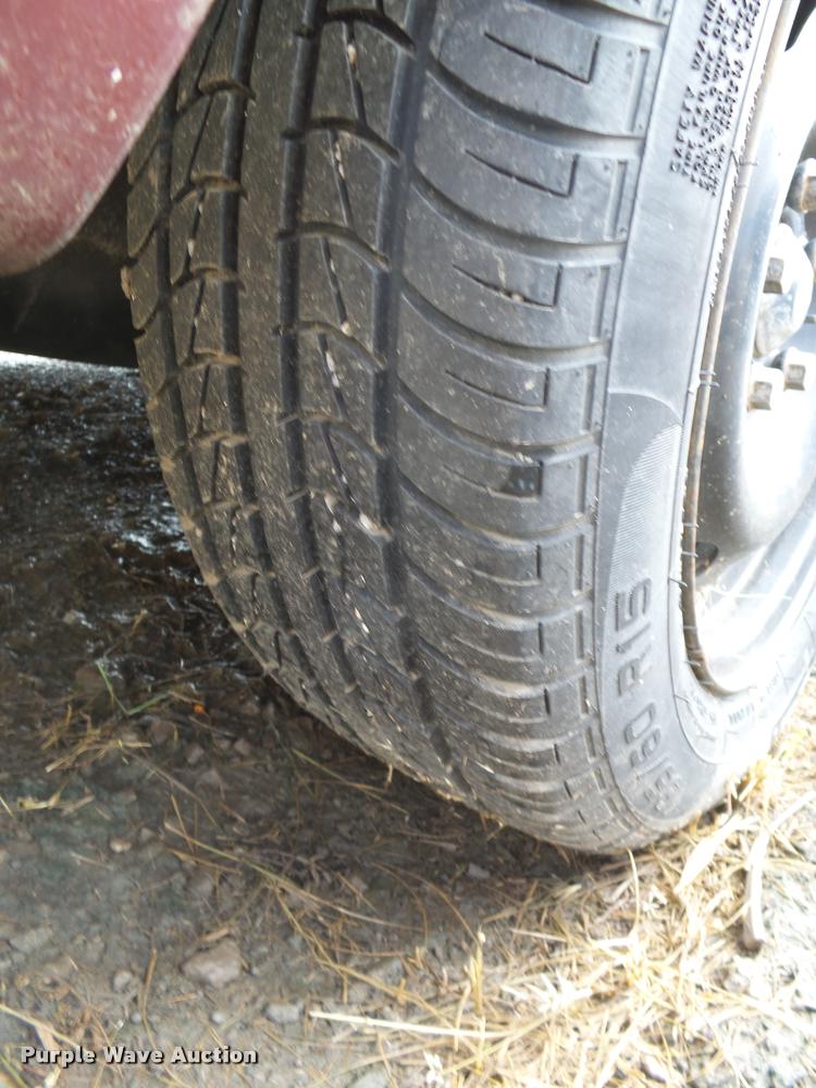 image for item L3269 1998 Volvo V70