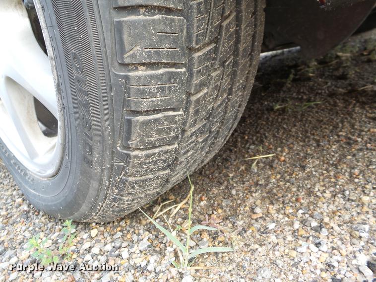 image for item L3269 1998 Volvo V70