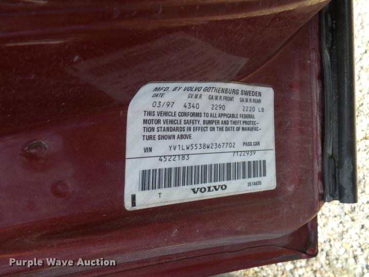 image for item L3269 1998 Volvo V70