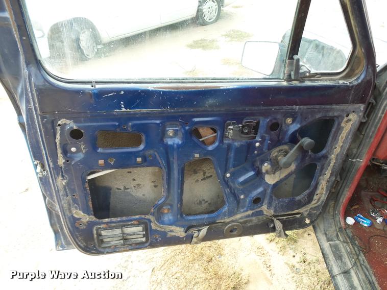 image for item L3270 1992 Ford Ranger pickup truck