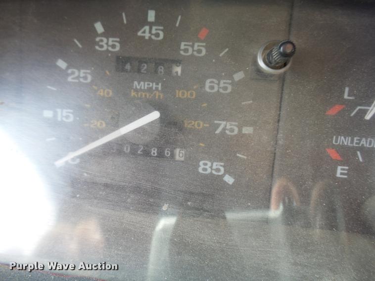 image for item L3270 1992 Ford Ranger pickup truck