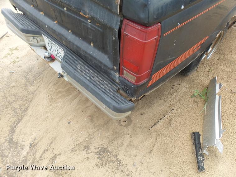 image for item L3270 1992 Ford Ranger pickup truck