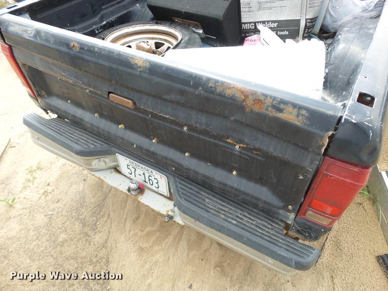 image for item L3270 1992 Ford Ranger pickup truck