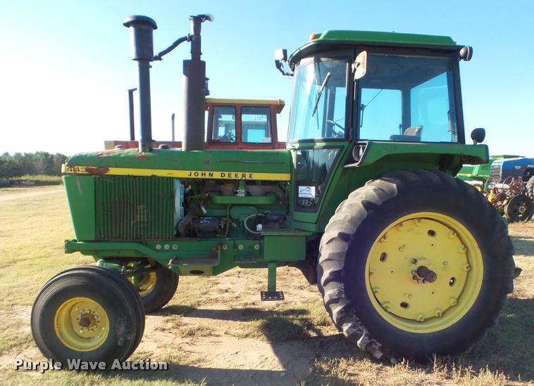 image for item DA4546 1974 John Deere 4430 tractor
