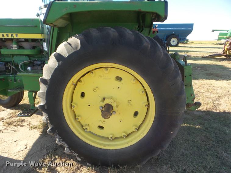 image for item DA4546 1974 John Deere 4430 tractor