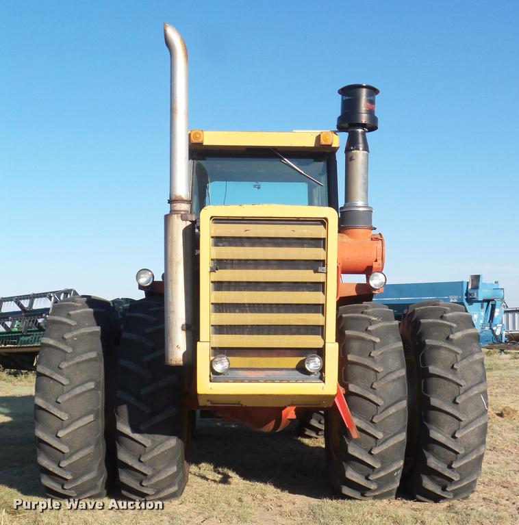 image for item DA4548 1981 Versatile 895 4WD tractor