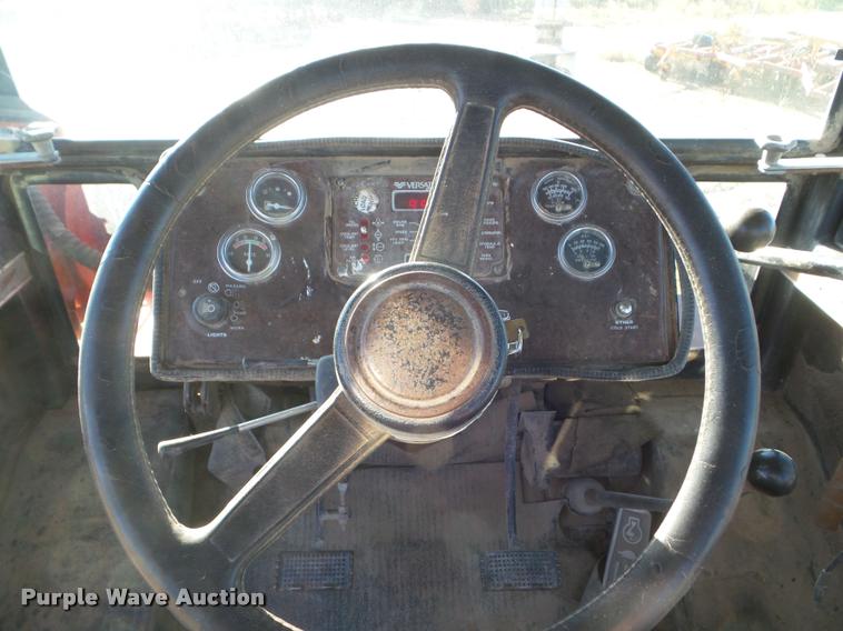 image for item DA4548 1981 Versatile 895 4WD tractor