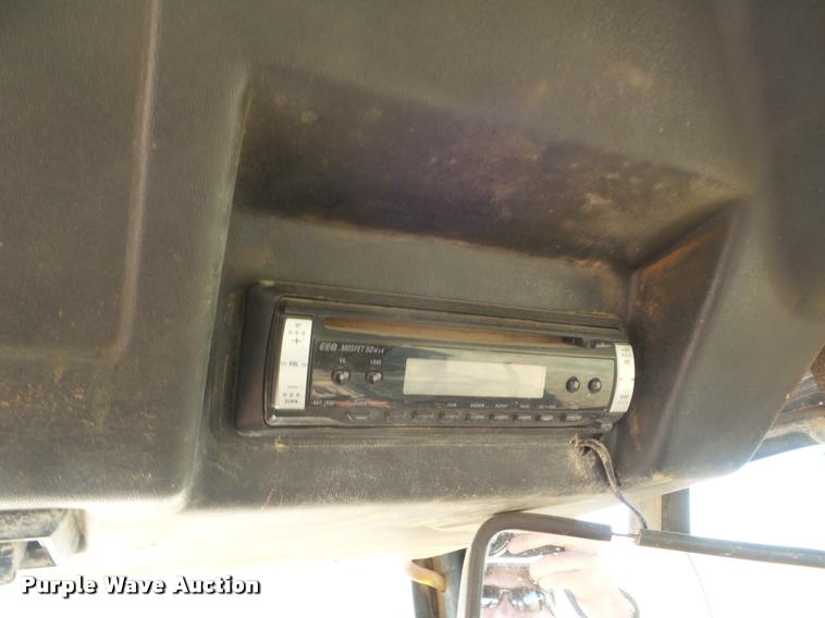 image for item DA4548 1981 Versatile 895 4WD tractor