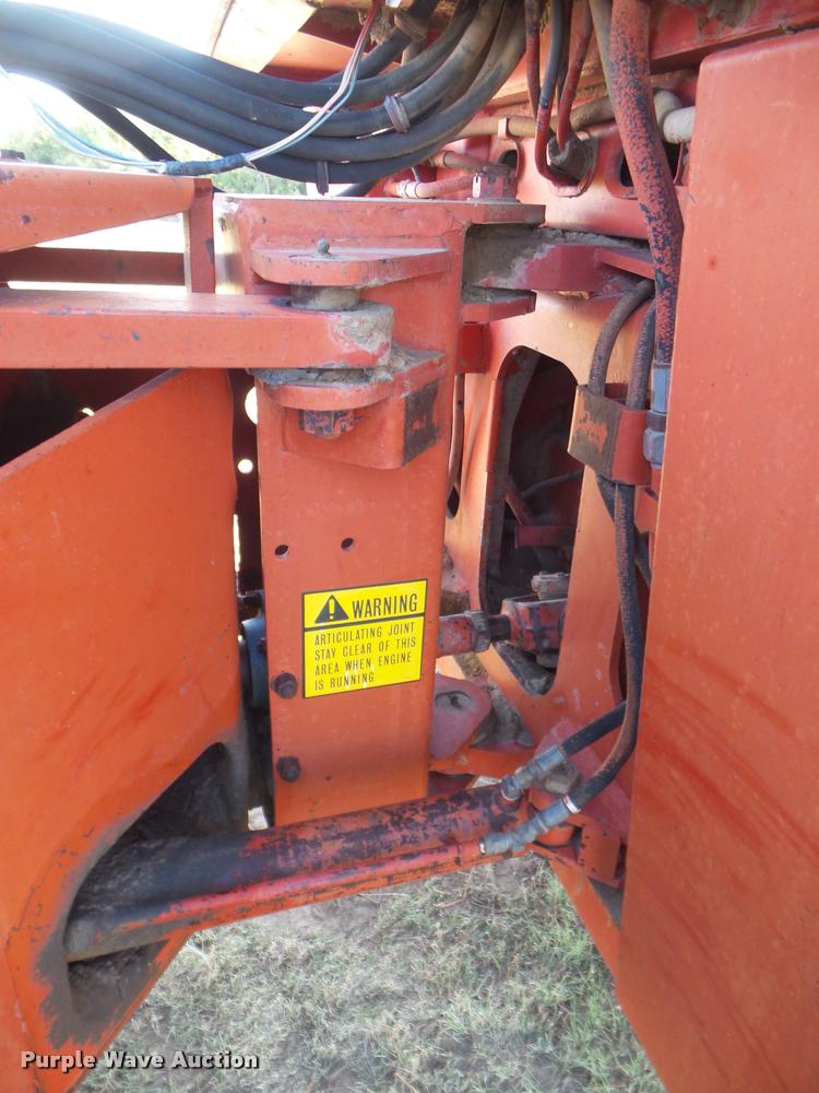 image for item DA4548 1981 Versatile 895 4WD tractor