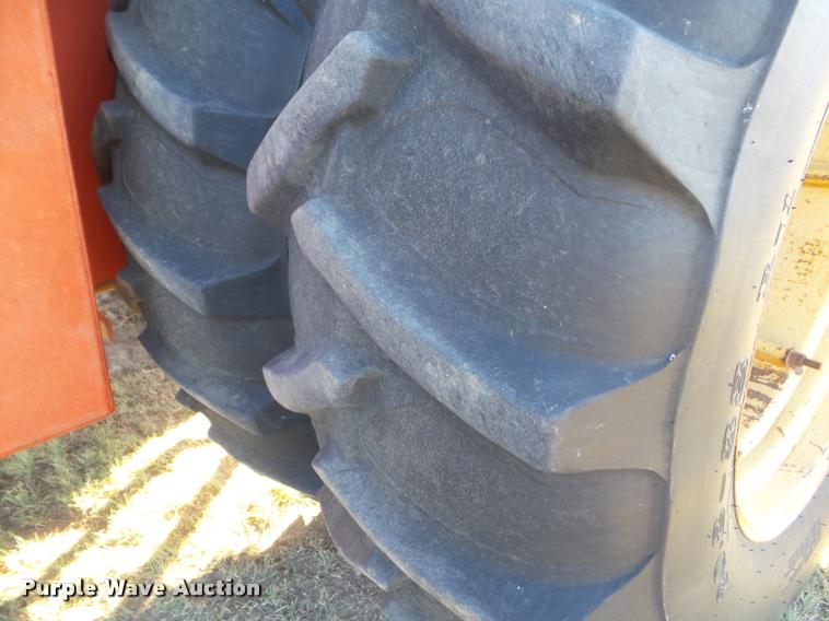 image for item DA4548 1981 Versatile 895 4WD tractor