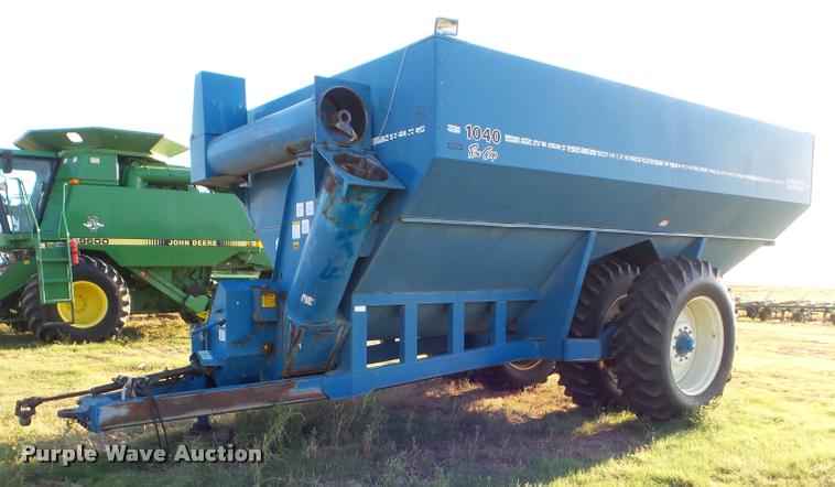 image for item DA4550 Kinze 1040 grain cart