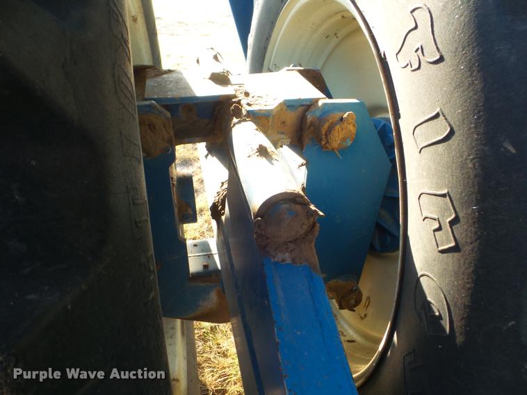 image for item DA4550 Kinze 1040 grain cart