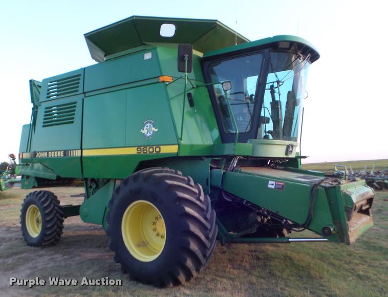 image for item DA4551 1998 John Deere 9600 combine